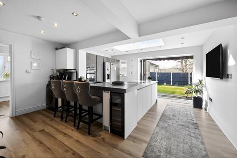 4 bedroom semi-detached house for sale - Harvard Road, Sandhurst, GU47