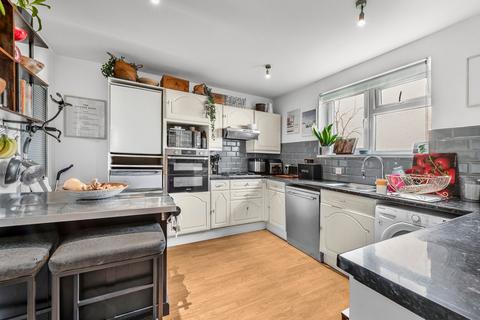 3 bedroom maisonette for sale, Melody Road, Wandsworth, London