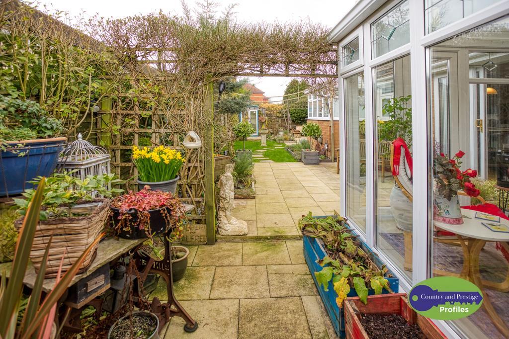 24 Trafford road  (44).jpg