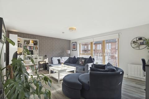 2 bedroom flat for sale, 3/2 16 Holmbank Avenue, Shawlands, Glasgow, G41 3JH