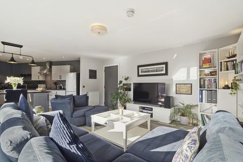 2 bedroom flat for sale, 3/2 16 Holmbank Avenue, Shawlands, Glasgow, G41 3JH