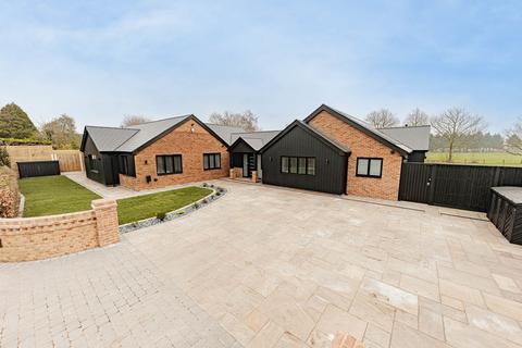 5 bedroom detached bungalow for sale, Perry Lane, Wingham