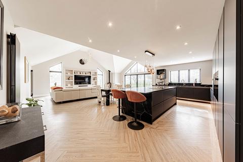 5 bedroom detached bungalow for sale, Perry Lane, Wingham