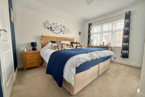 3 bedroom detached house for sale, Kestrel Close, Kingsteignton