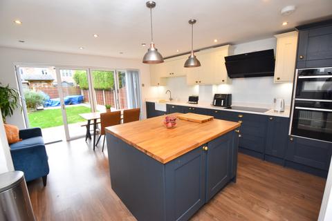 4 bedroom semi-detached house for sale, Lostock Road, Davyhulme, M41