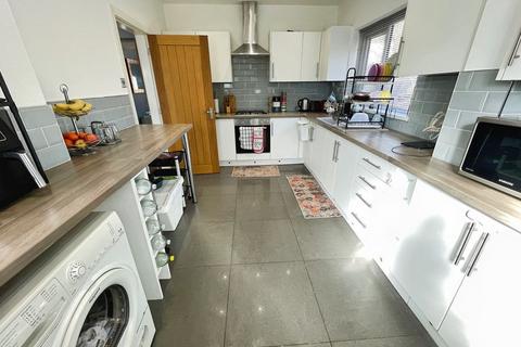 3 bedroom semi-detached house for sale, The Crescent, Westhoughton, Bolton