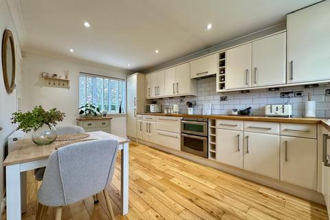 3 bedroom end of terrace house for sale, Dorset Way, Billericay CM12