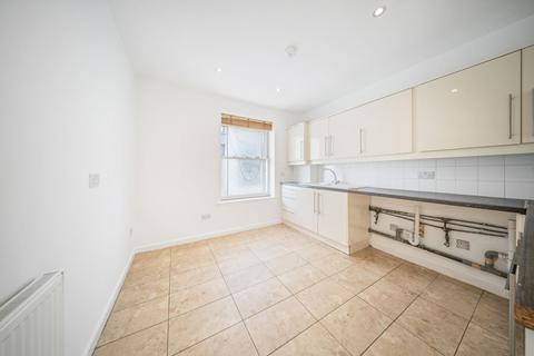 2 bedroom apartment to rent, Poplar Walk, Croydon