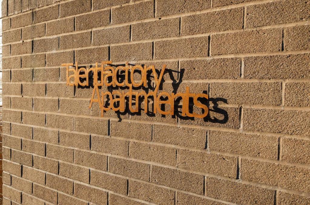 Ensignia.jpg