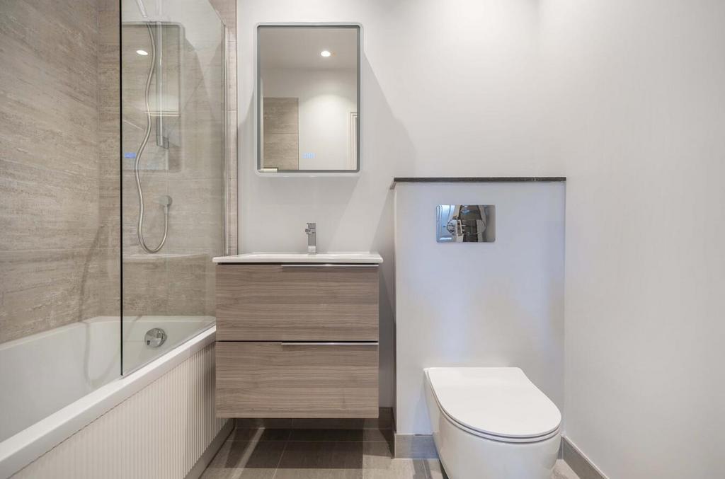 Bathroom1.jpg