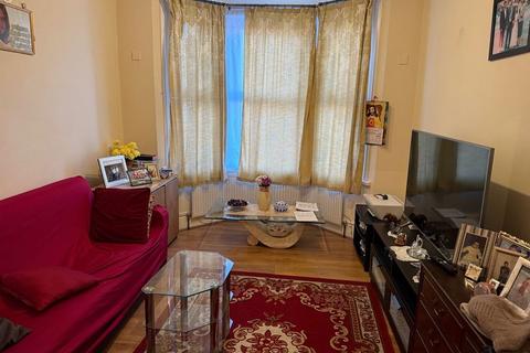 3 bedroom terraced house for sale, Byron Road, Wealdstone, HA3