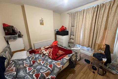 3 bedroom terraced house for sale, Byron Road, Wealdstone, HA3