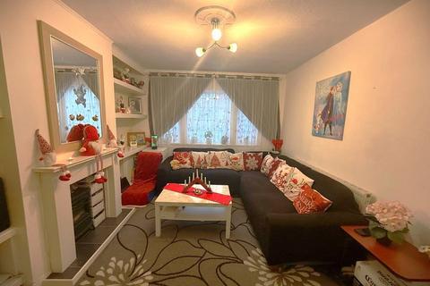 3 bedroom terraced house for sale, The Chase, Watford, WD18