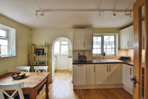 undefined, Chiselbury Grove, Harnham                 *VIDEO TOUR*