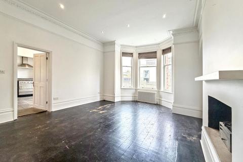 2 bedroom property to rent, 11 Claremont Gardens, Surbiton