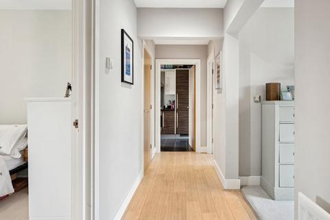 2 bedroom apartment for sale, Embercourt Road, KT7
