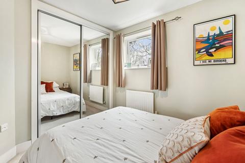 2 bedroom apartment for sale, Embercourt Road, KT7