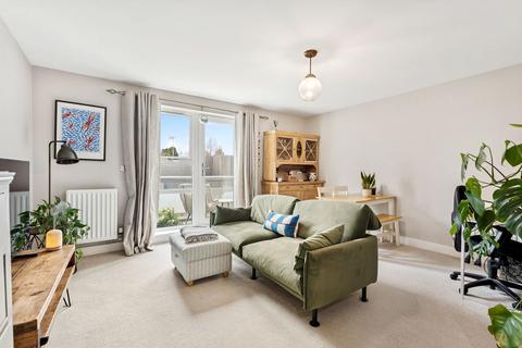 2 bedroom apartment for sale, Embercourt Road, KT7