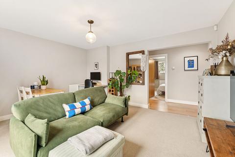 2 bedroom apartment for sale, Embercourt Road, KT7