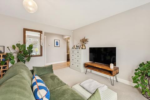 2 bedroom apartment for sale, Embercourt Road, KT7