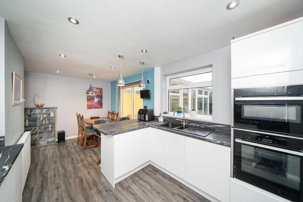 Dining kitchen