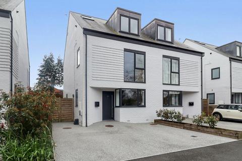 undefined, Bagshot Manor Gardens, Bagshot GU19