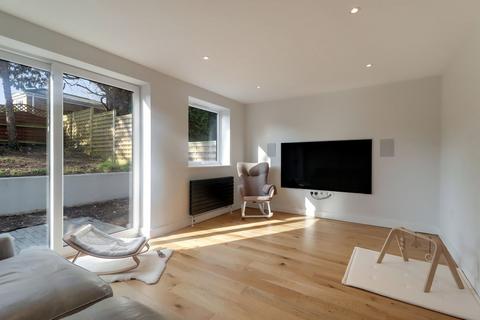 undefined, Bagshot Manor Gardens, Bagshot GU19