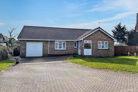 2 bedroom detached bungalow for sale, King George V Close, Ryde, PO33 3DE
