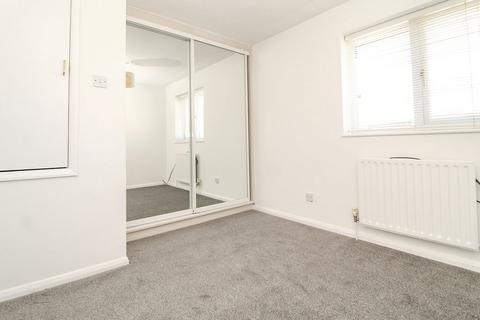 2 bedroom house to rent, Lincroft, Bedford MK43
