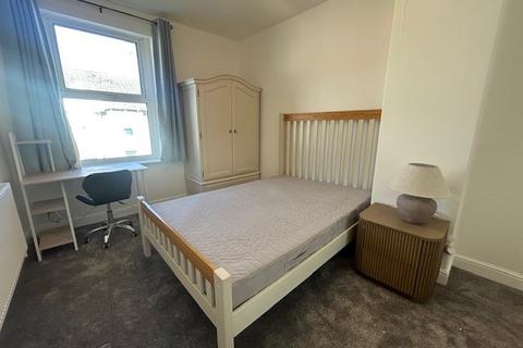 undefined, Lincoln, LN5