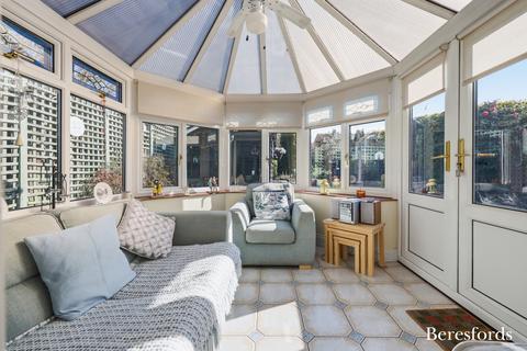 3 bedroom bungalow for sale, Lakeside, Billericay, CM12