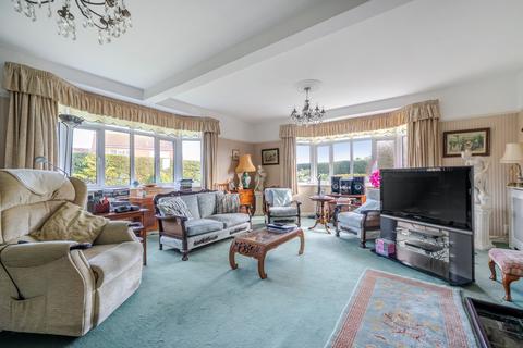 2 bedroom bungalow for sale, Smugglers Walk, Goring-by-Sea, Worthing, West Sussex, BN12