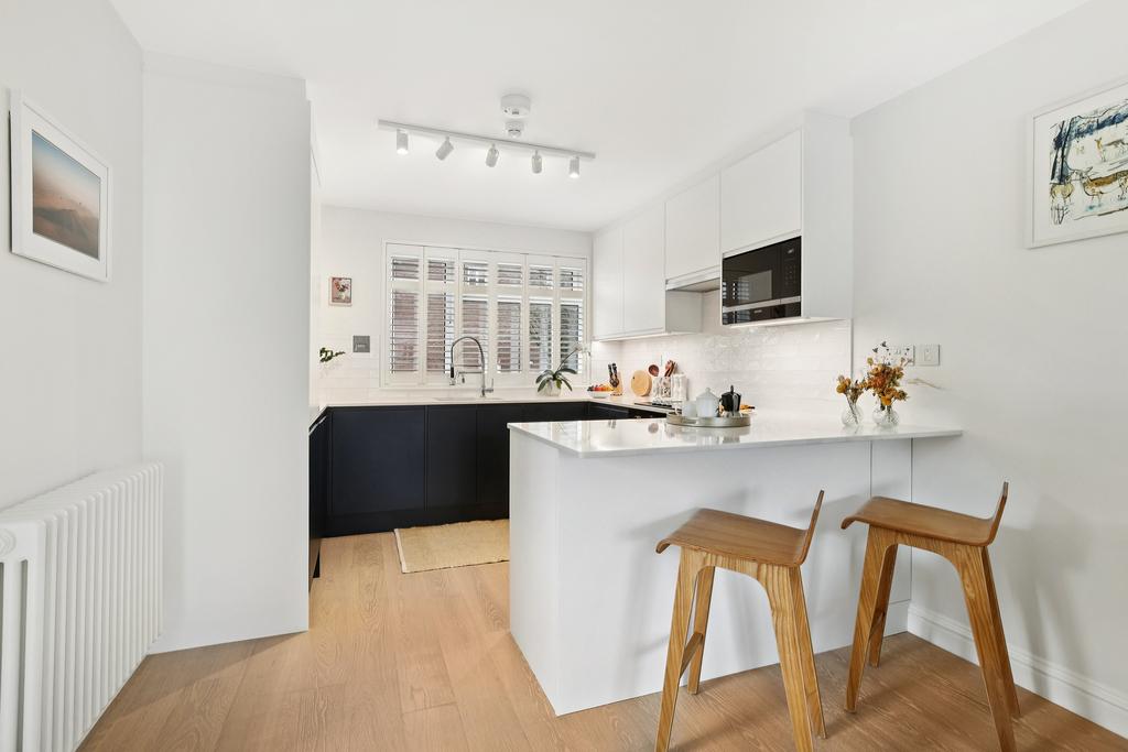 Kitchen   Dining Area