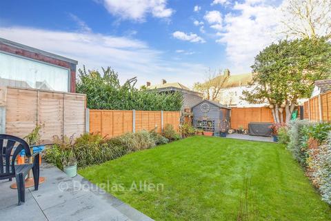 4 bedroom terraced house for sale, Loudoun Avenue, Gants Hill, Essex