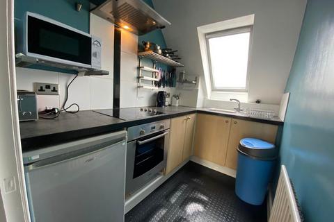 undefined, 12 5R Whitehall Crescent, ,