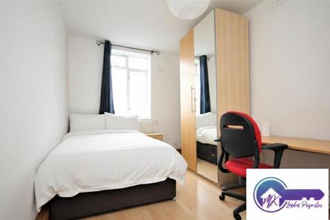 3 bedroom flat to rent, London E1