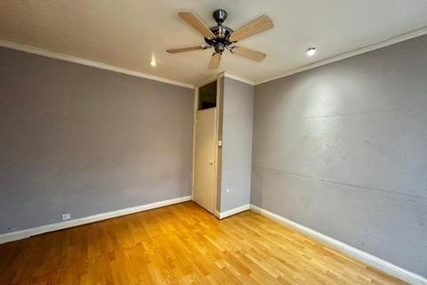 1 bedroom flat for sale, High Street, Orpington, Kent, BR6 0NQ