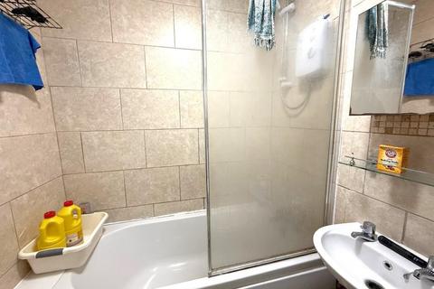 undefined, L&D Borders, Luton LU4
