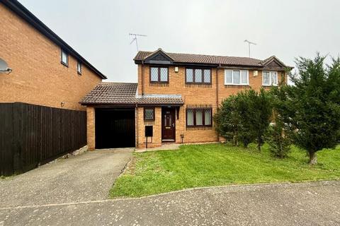 3 bedroom semi-detached house for sale, Dexter Close, Barton Hills, Luton, Bedfordshire, LU3 4DY