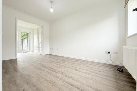 3 bedroom semi-detached house for sale, Dexter Close, Barton Hills, Luton, Bedfordshire, LU3 4DY