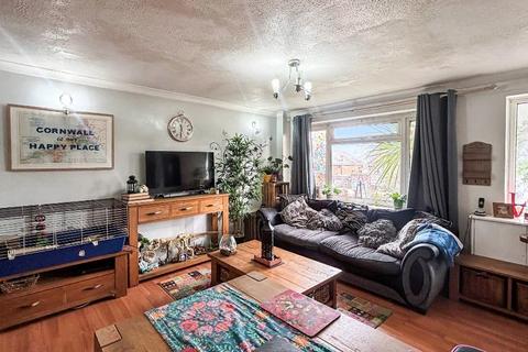 undefined, South Croydon CR2