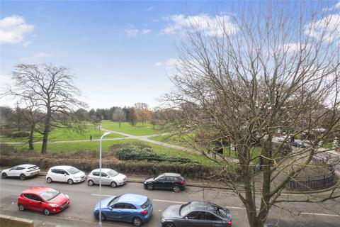undefined, Albert Gate, Park Road South