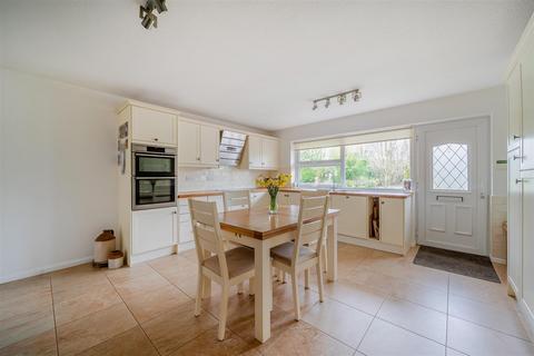 4 bedroom bungalow for sale, Kenton