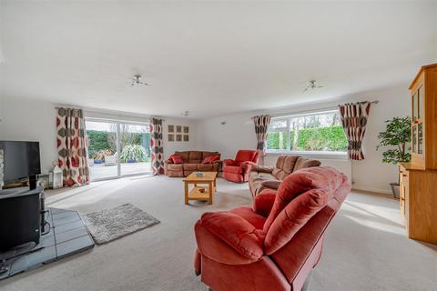 4 bedroom bungalow for sale, Kenton