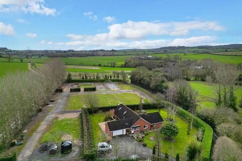 4 bedroom bungalow for sale, Kenton