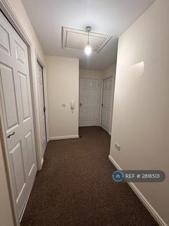 2 bedroom flat to rent, Crookston Court, Larbert, FK5