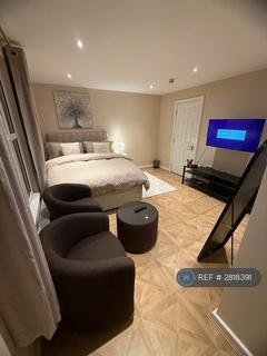 undefined, Wiggenhall Road, Watford, WD18