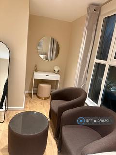 undefined, Wiggenhall Road, Watford, WD18