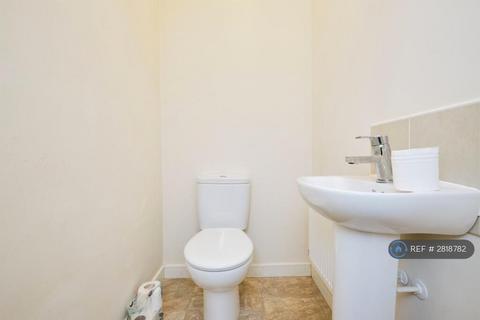 3 bedroom semi-detached house to rent, Portsea Drive, Birmingham, B36