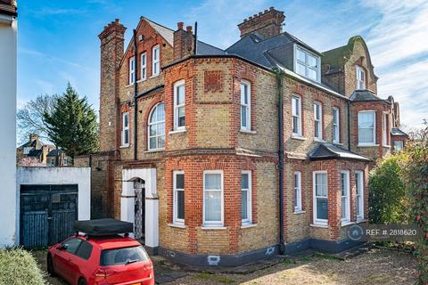 Thornton Avenue, London, SW2